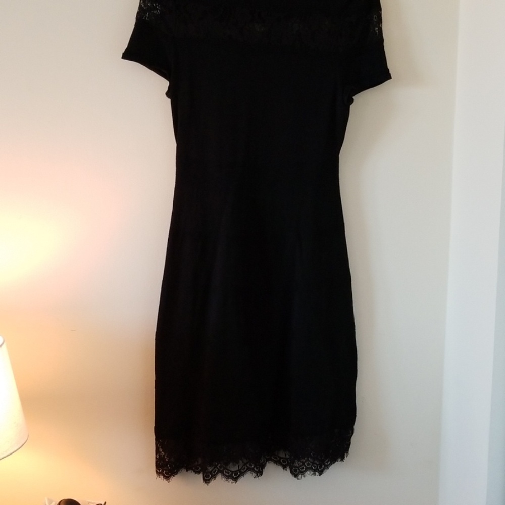Short sleeve lace mixed media dress - Picture 4 of 7